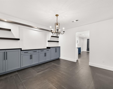 5252 Pinewood Terrace - Photo Thumbnail 7