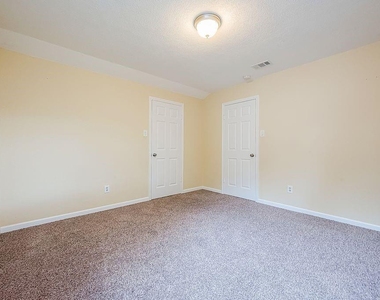 2039 Shorewood Lane - Photo Thumbnail 28