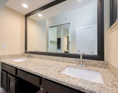 2039 Shorewood Lane - Photo Thumbnail 35