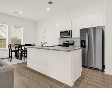 6405 Leopold Star Lane - Photo Thumbnail 9