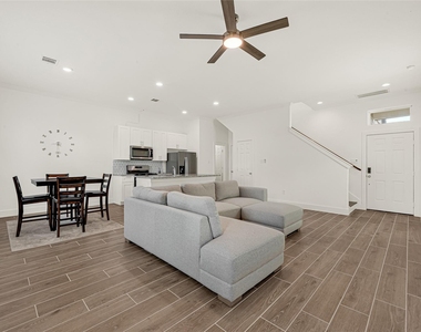 6405 Leopold Star Lane - Photo Thumbnail 5
