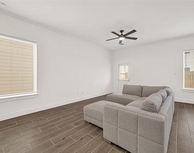 6405 Leopold Star Lane - Photo Thumbnail 6