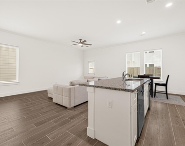 6405 Leopold Star Lane - Photo Thumbnail 10