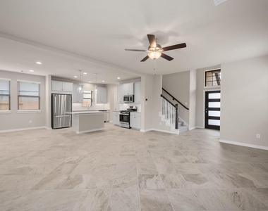 932 Malibu Shore Lane - Photo Thumbnail 5