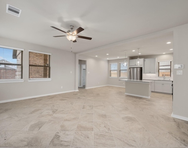 932 Malibu Shore Lane - Photo Thumbnail 4