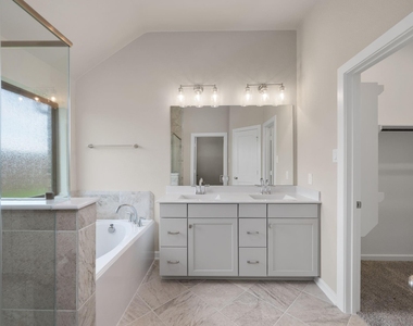 932 Malibu Shore Lane - Photo Thumbnail 12