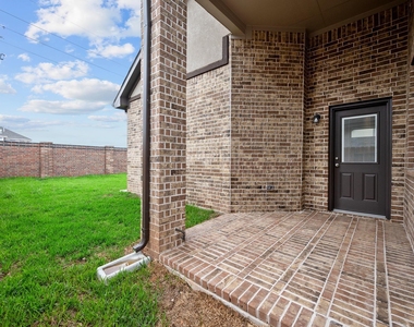 932 Malibu Shore Lane - Photo Thumbnail 24
