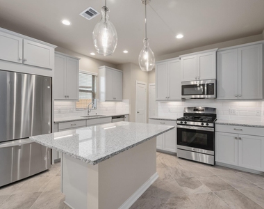 932 Malibu Shore Lane - Photo Thumbnail 7