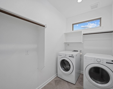 932 Malibu Shore Lane - Photo Thumbnail 15