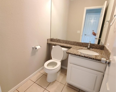 3323 Green Fields Drive - Photo Thumbnail 16