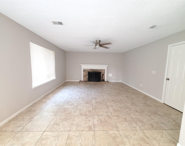 3323 Green Fields Drive - Photo Thumbnail 2