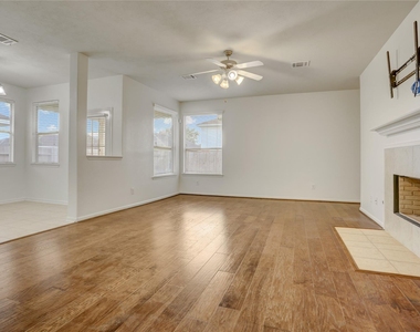 7406 Sabinal Creek Drive - Photo Thumbnail 4