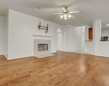 7406 Sabinal Creek Drive - Photo Thumbnail 6