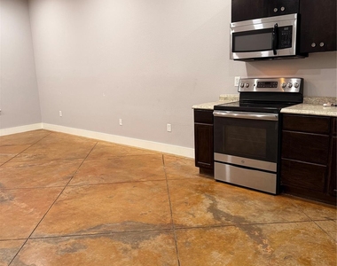 3208 Jackson Street - Photo Thumbnail 4