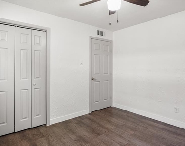 2819 Berry Street - Photo Thumbnail 7