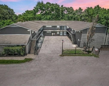2819 Berry Street - Photo Thumbnail 12