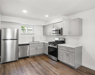 2819 Berry Street - Photo Thumbnail 3