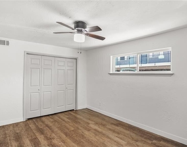 2819 Berry Street - Photo Thumbnail 11
