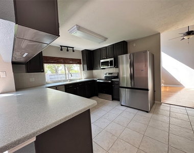 3406 Swift Creek Court - Photo Thumbnail 12