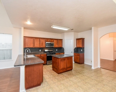 19327 Poppy Grove Lane - Photo Thumbnail 5