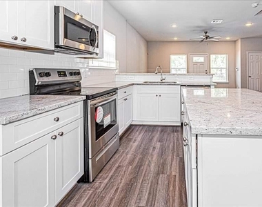 9314 Sundown Drive - Photo Thumbnail 6