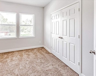 9314 Sundown Drive - Photo Thumbnail 12
