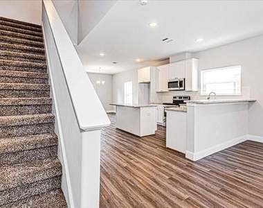 9314 Sundown Drive - Photo Thumbnail 7