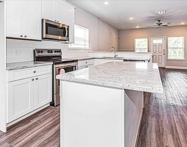 9314 Sundown Drive - Photo Thumbnail 5