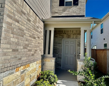 16523 Pine Arrow Drive - Photo Thumbnail 4