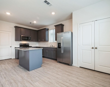 16523 Pine Arrow Drive - Photo Thumbnail 8