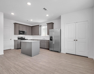 16523 Pine Arrow Drive - Photo Thumbnail 10