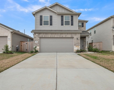 16523 Pine Arrow Drive - Photo Thumbnail 3