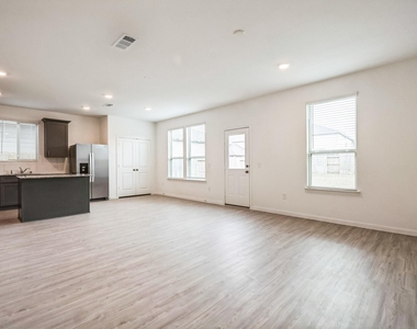 16523 Pine Arrow Drive - Photo Thumbnail 11