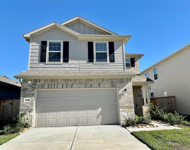 16523 Pine Arrow Drive - Photo Thumbnail 1