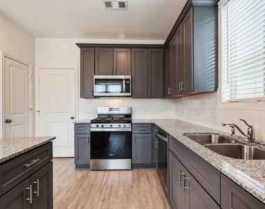 16523 Pine Arrow Drive - Photo Thumbnail 9