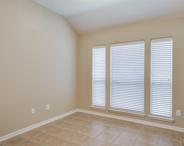 3419 La Fleur Lane - Photo Thumbnail 5