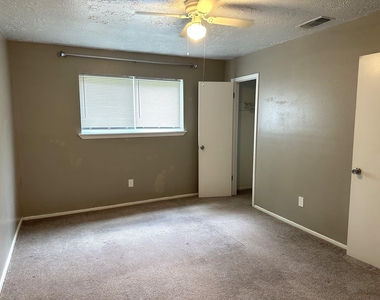 9822 Rumbling Wood Lane - Photo Thumbnail 9