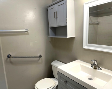 9822 Rumbling Wood Lane - Photo Thumbnail 7
