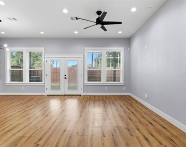 6476 Tc Jester Boulevard - Photo Thumbnail 8
