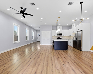 6476 Tc Jester Boulevard - Photo Thumbnail 6