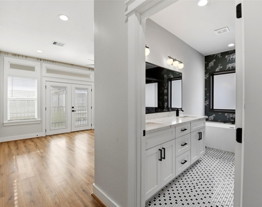 6476 Tc Jester Boulevard - Photo Thumbnail 29