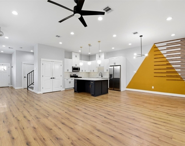 6476 Tc Jester Boulevard - Photo Thumbnail 10