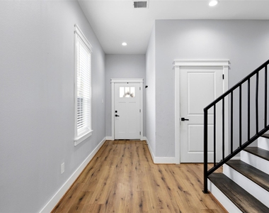 6476 Tc Jester Boulevard - Photo Thumbnail 4