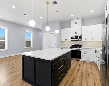 6476 Tc Jester Boulevard - Photo Thumbnail 16