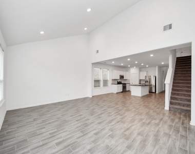 7214 Cordgrass Prairie Lane - Photo Thumbnail 10