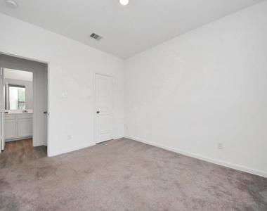 7214 Cordgrass Prairie Lane - Photo Thumbnail 12