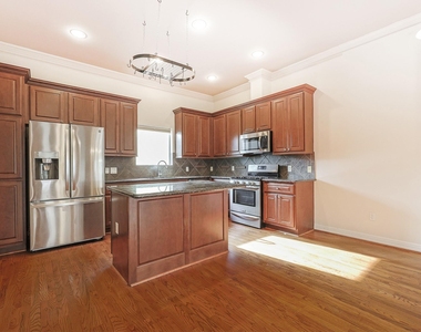 2540 Prospect Street - Photo Thumbnail 8