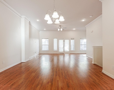 2540 Prospect Street - Photo Thumbnail 4