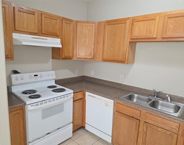 10015 Wiloak Street - Photo Thumbnail 5