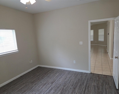 10015 Wiloak Street - Photo Thumbnail 9